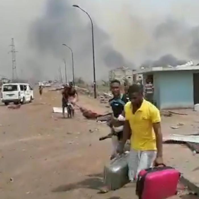 Oraș ras din temelii de explozia unui depozit de muniție (Video)