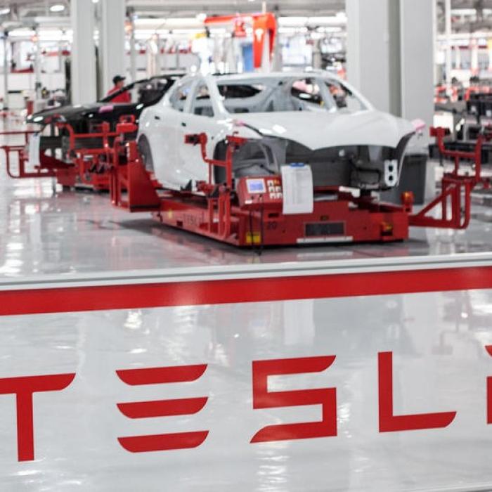 Tesla crește cu 20%. Suma colosală câștigată de Musk