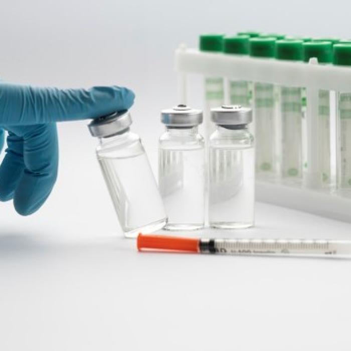 VACCINARE. Un expert american vine cu o VESTE PROASTĂ