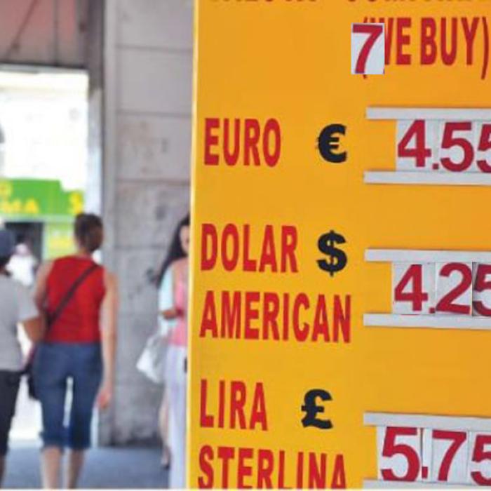 Curs valutar. Euro rămâne la un nivel ridicat, dar aurul scade