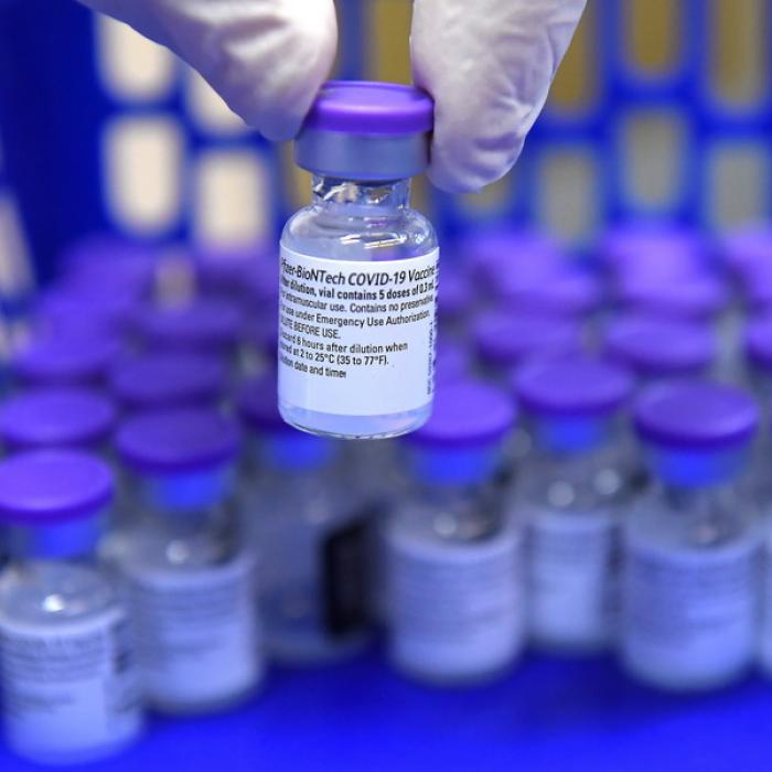 224.640 de doze de vaccin Pfizer ajung luni în Româmia