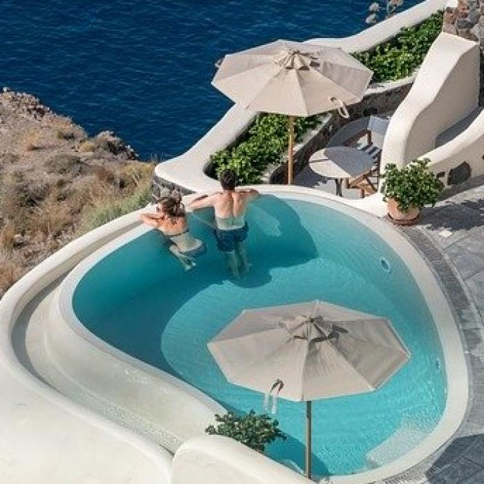 Hotelierii din Grecia așteaptă anul acesta 700.000 de turiști români