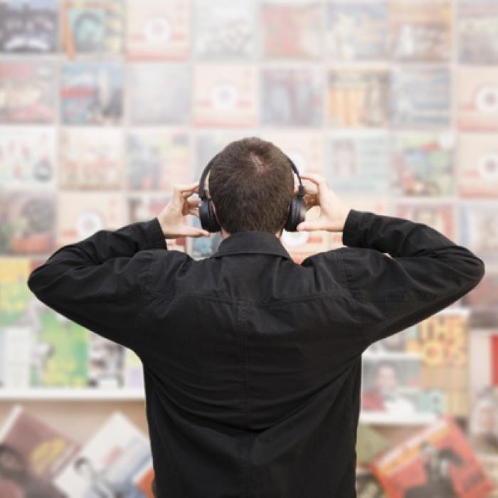 Discurile de vinil detronează CD-urile. Tendințe noi în industria muzicii 