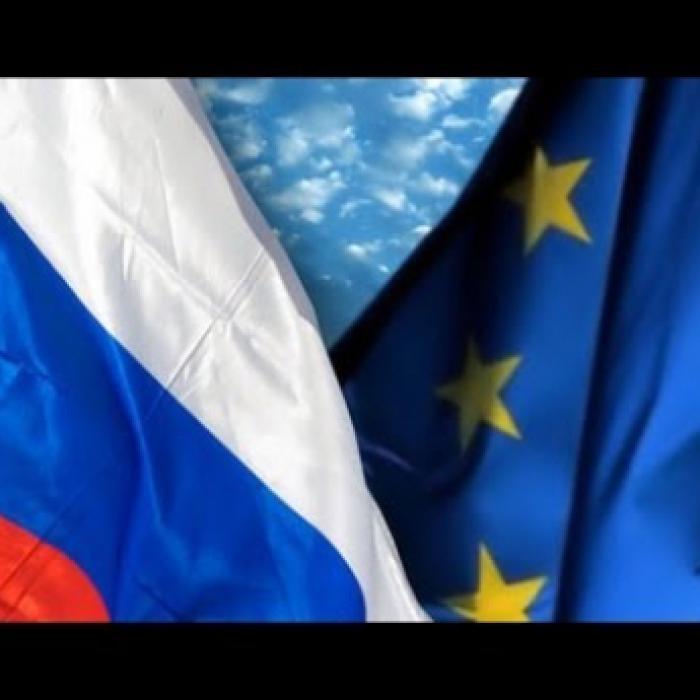 Rusia ''speră să NU trebuiască să interzică'' marile reţele sociale străine