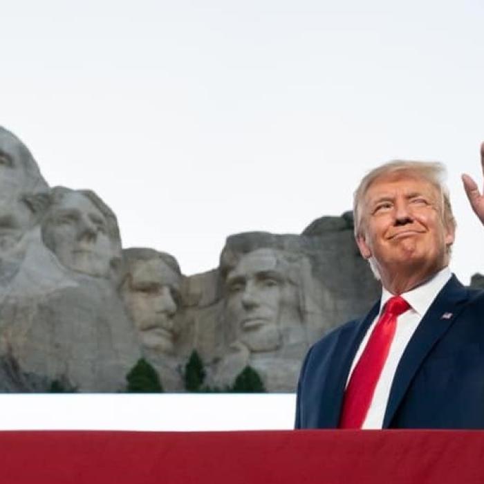 Trump își apără 'MAGNIFICA MOȘTENIRE'. Ce site a fost lansat