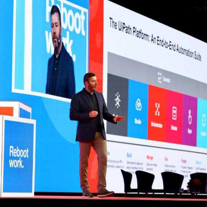 Acțiunile UiPath continuă creșterea pe bursa de la New York