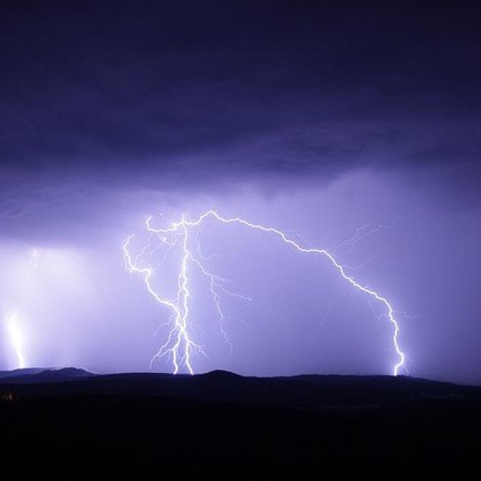Meteorolog. La vară vom avea furtuni puternice, tornade și trombe