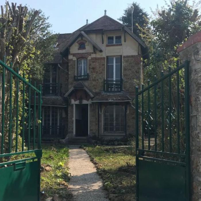 Varșovia nu o lasă altora. "Acest loc face parte din istoria Poloniei"