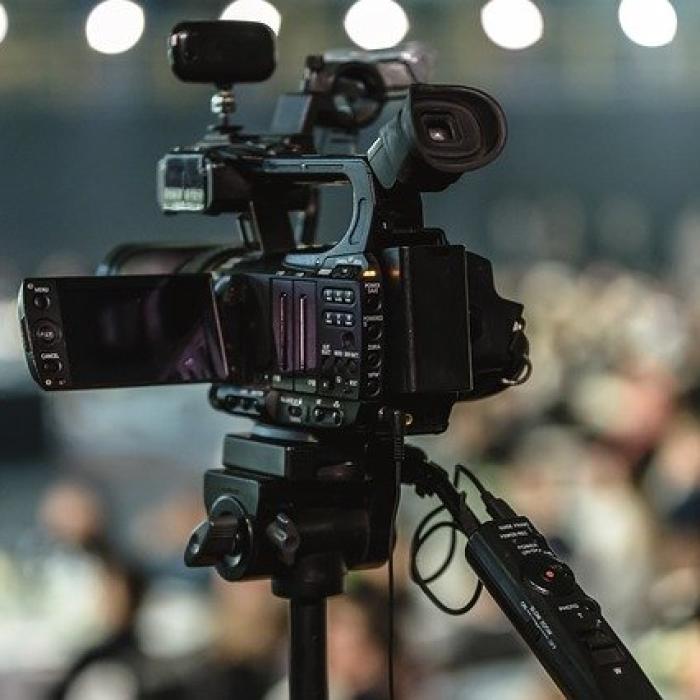 Va apărea un nou GIGANT? Două televiziuni vor să fuzioneze