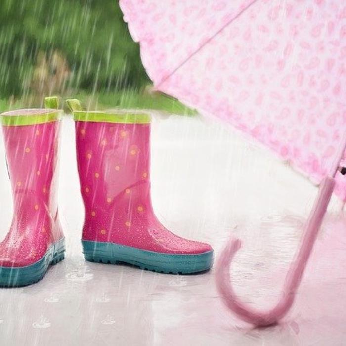 METEO Bucureşti: Umbrela, obligatorie până vineri