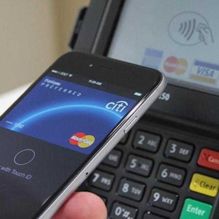 Cumpărături online. Românii prind încredere și cheltuie mai mult