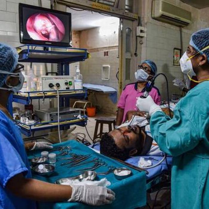 Alertă de la OMS! "Ciuperca neagră" mutilează pacienții cu COVID-19