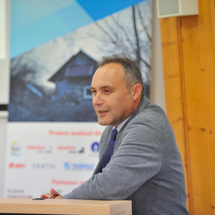 Asociația Energia Inteligentă montează panouri fotovoltaice in cadrul proiectului Energie  pentru Viață