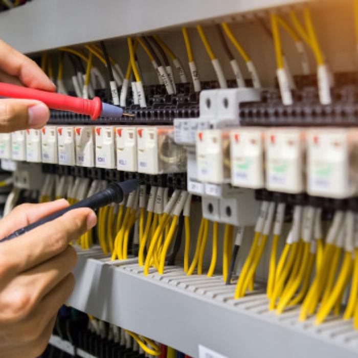 Curent. A fost desemnat FURNIZORUL de ultimă instanță pentru consumatori de energie