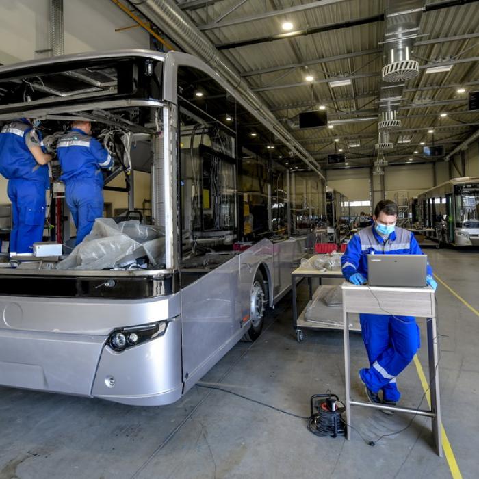 Primul autobuz 100% electric produs în România, în teste. Ce autonomie are prototipul
