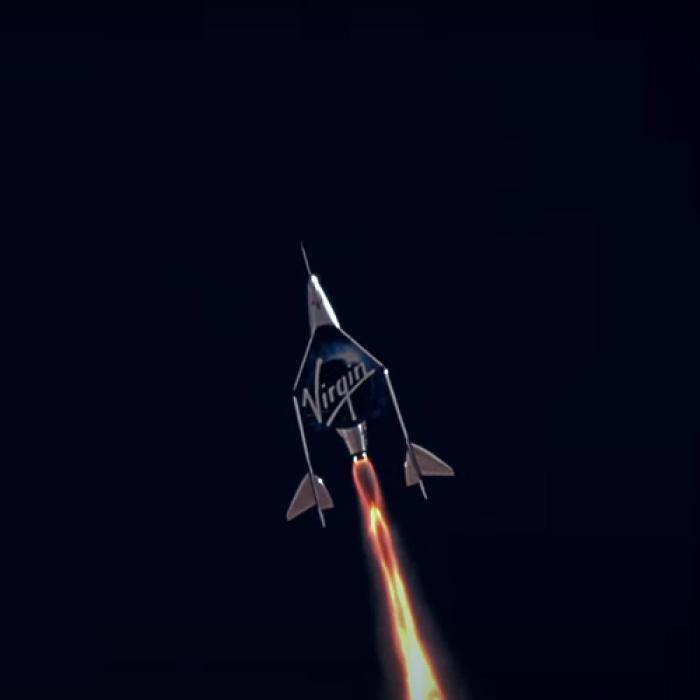 Ashton Kutcher și-a vândut biletul pentru următorul zbor al Virgin Galactic