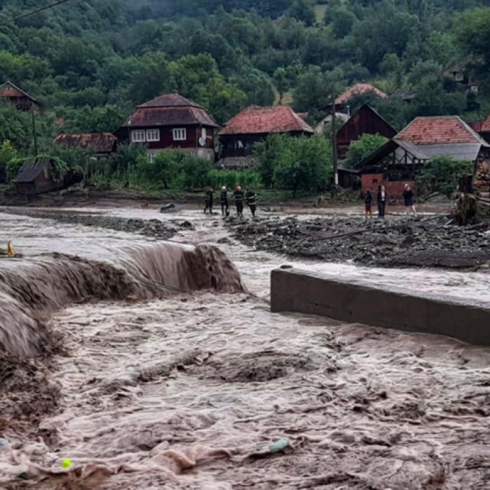 Ploile torențiale continuă ravagiile în județul Alba