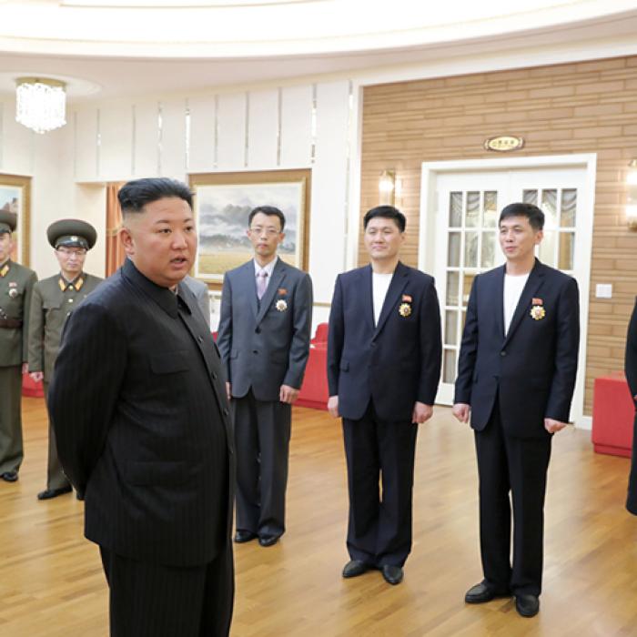Kim Jong Un începe să arate fioros după ce a slăbit considerabil GALERIE FOTO