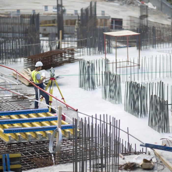 Sute de mii de angajați din construcții vor avea pensii mici