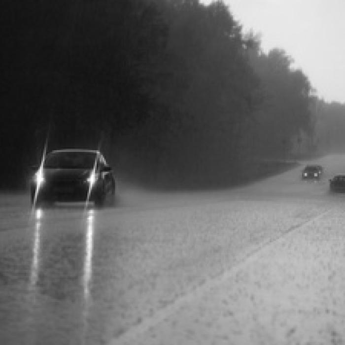 Cod ROȘU și portocaliu de ploi puternice în TREI județe din Moldova și Transilvania