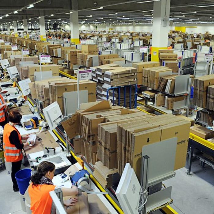 UE amendează cu 900 milioane de $ compania Amazon.com