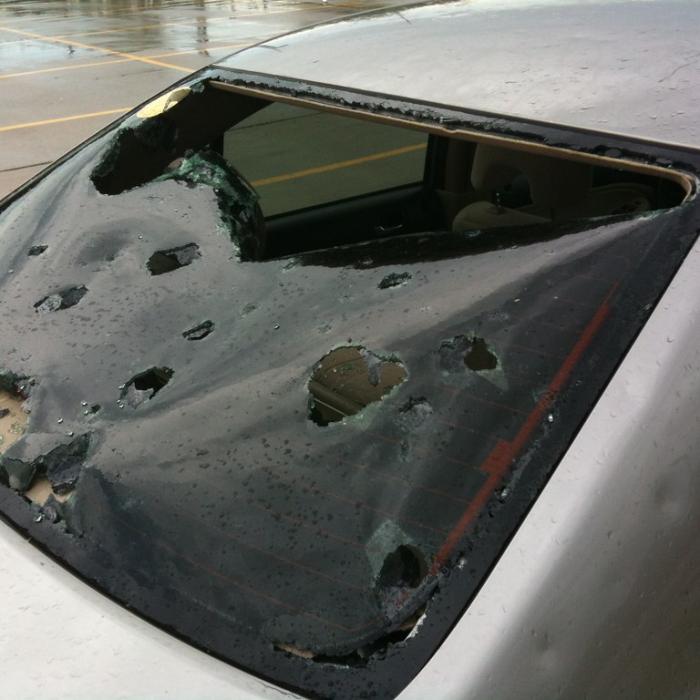 Vin VIJELIILE și GRINDINA. Cum vă protejați mașinile