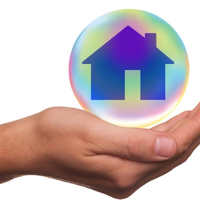 Românii au dat năvală să-și asigure locuințele. Cifre oficiale