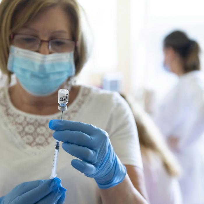 COVID-19. Când va putea fi administrată doza a treia în România