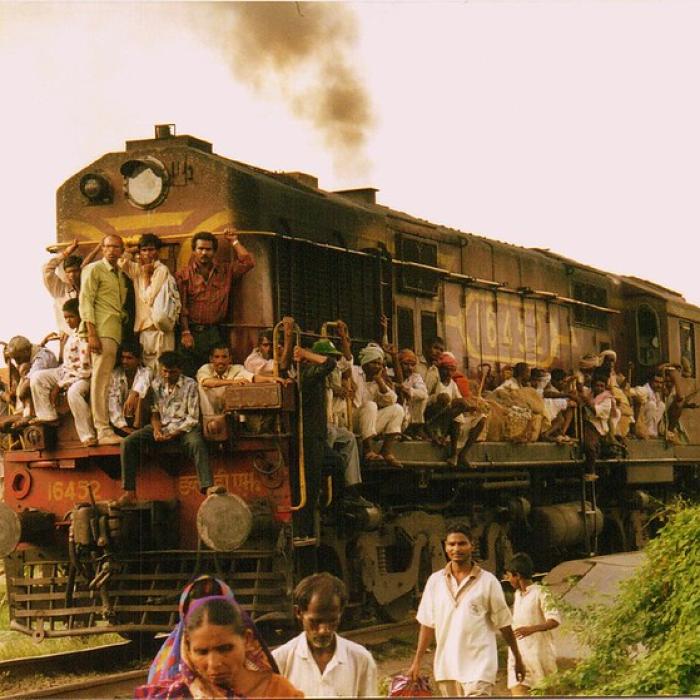 Privatizare masivă în India. Ce scot la vânzare