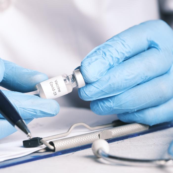 Vaccinurile Pfizer și Moderna. Eficacitatea lor scade în anumite condiții