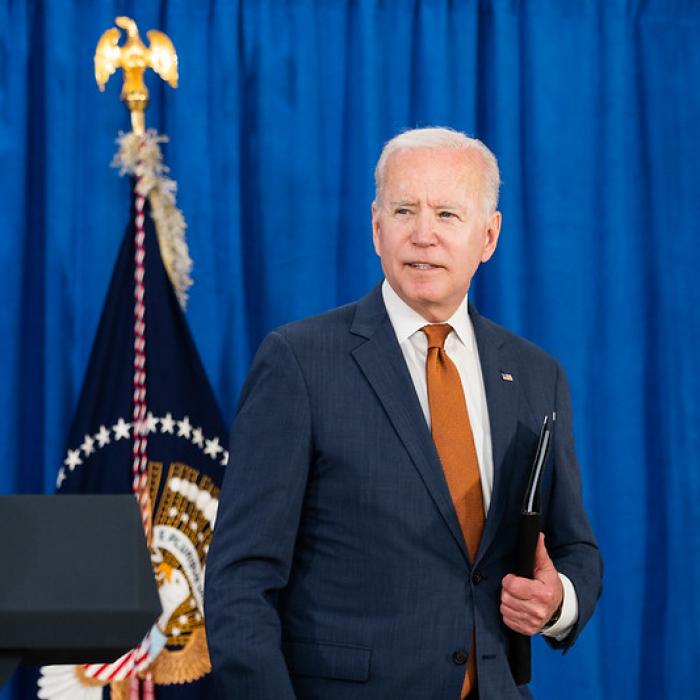 (VIDEO) Biden schimbă abordarea: Vaccin sau test săptămânal obligatoriu în companii