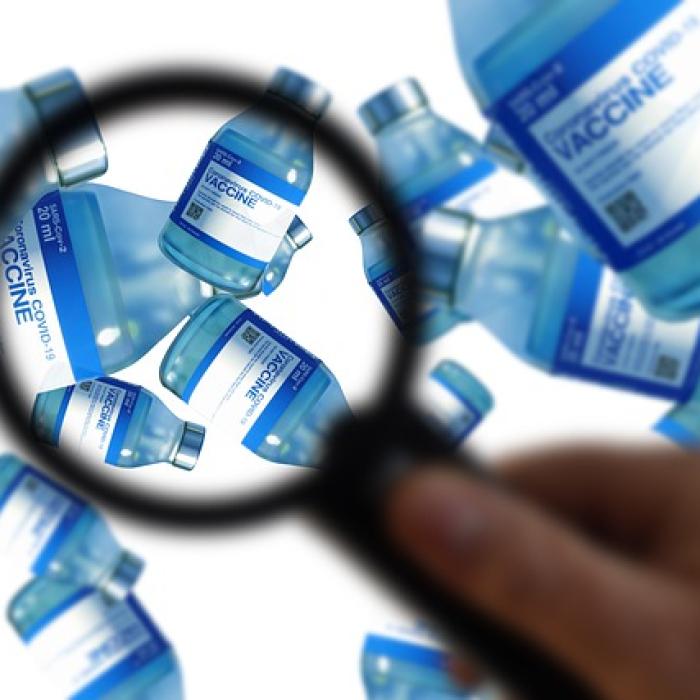 COVID-19. SIMPTOM specific doar pentru cei VACCINAȚI