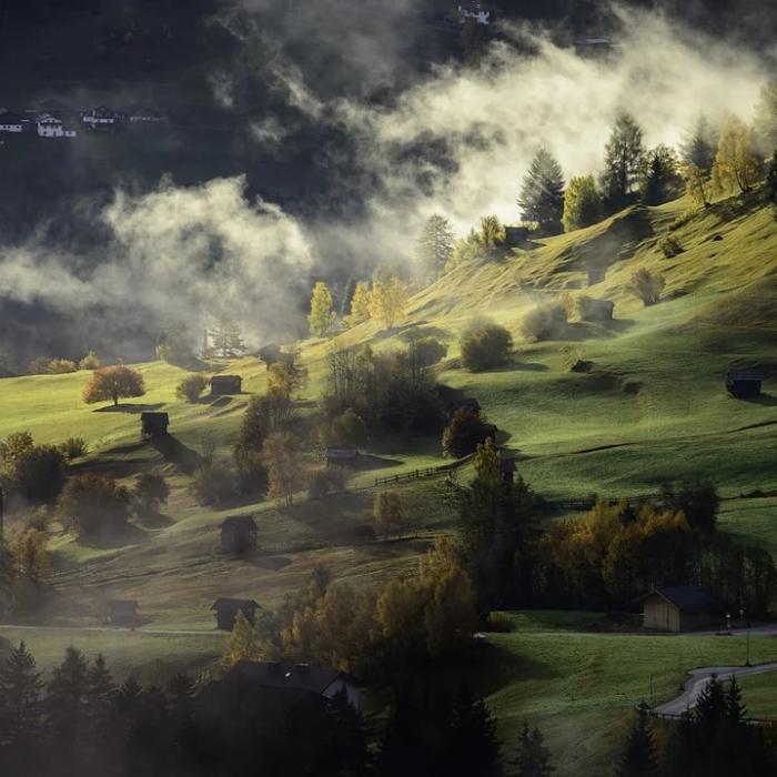 PROGNOZA METEO. Furtuni în weekend. ANM anunţă patru săptămâni cu vreme schimbătoare