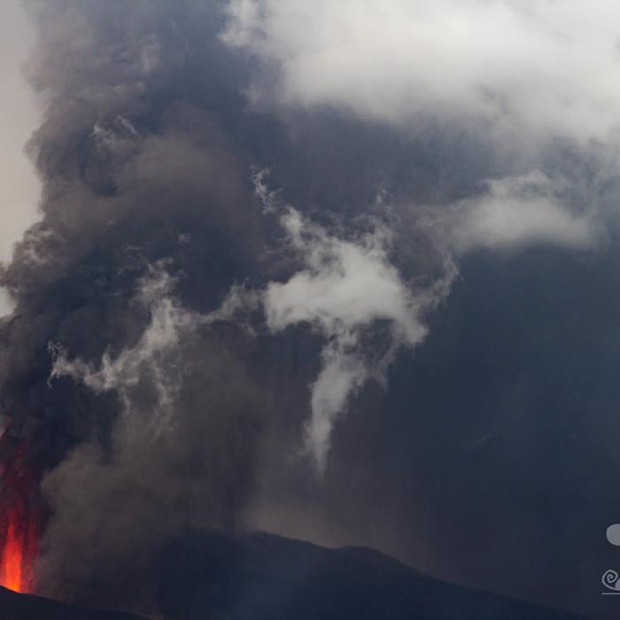 Norul de cenușă vulcanică din Canare ajunge deasupra României