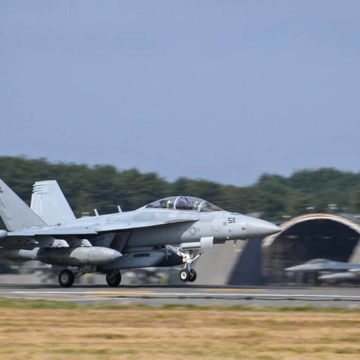 Un pilot militar a reinventat antrenamentele de zbor