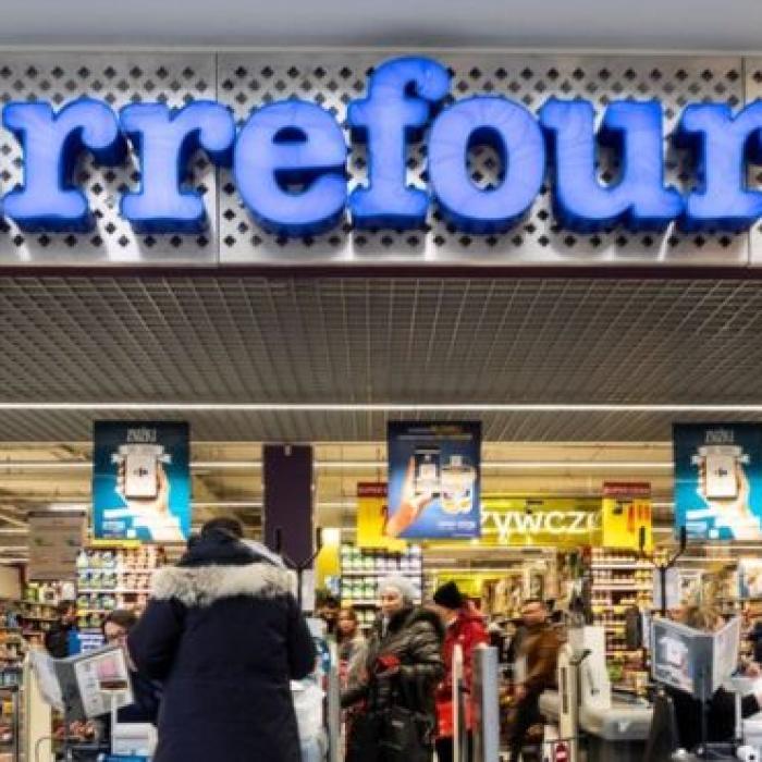 Se conturează un COLOS în sectorul de RETAIL. Carrefour şi Auchan, o posibilă tranzacție