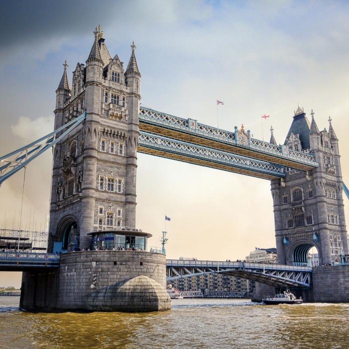 Pașaportul devine obligatoriu pentru europenii care intră în Marea Britanie
