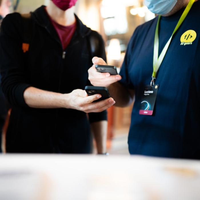 Certificatului verde devine obligatoriu pentru anumiți angajați. Comisiile din Senat, raport de admitere