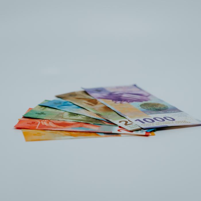Împrumuturi în franci elveţieni. Noi reguli începând cu 1 ianuarie 2022