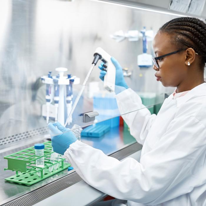 Franţa a intrat în valul 5 al pandemiei de COVID. Anunţ oficial de la ministrul Sănătăţii