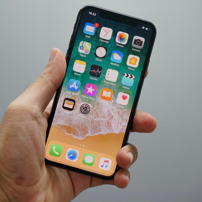 Turcii NU pot cumpăra telefoane iPhone și alte electronice după prăbușirea lirei