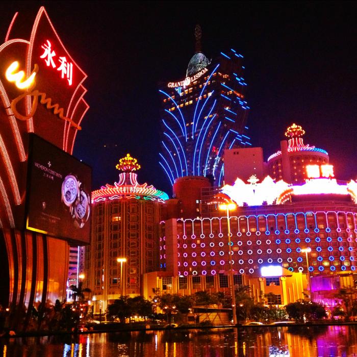 Acțiunile cazinourilor din Macao s-au prăbușit. Mâna de fier a Beijing-ului apasă greu