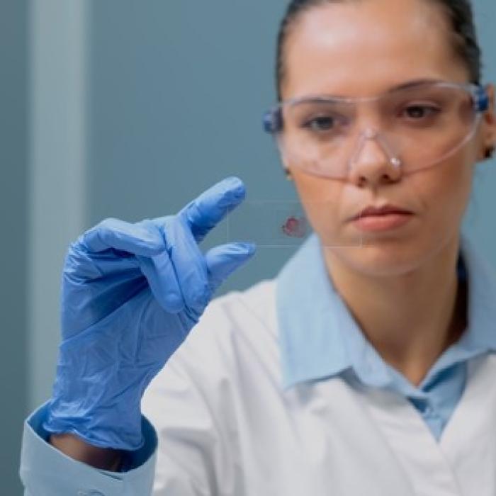 Omicron. Experții NU ȘTIU să răspundă la întrebări ESENȚIALE 