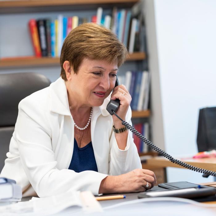 Omicron îi dă dureri de cap șefei FMI. Este posibilă o revizuire a cifrelor