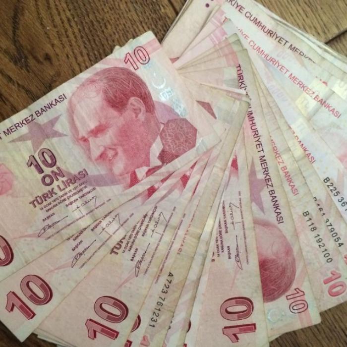 Lira turcească atinge un nou minim istoric înaintea reuniunii Băncii Centrale