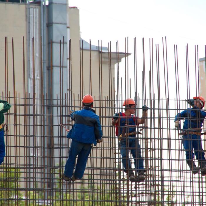 România înregistrează declinul cel mai puternic în construcții