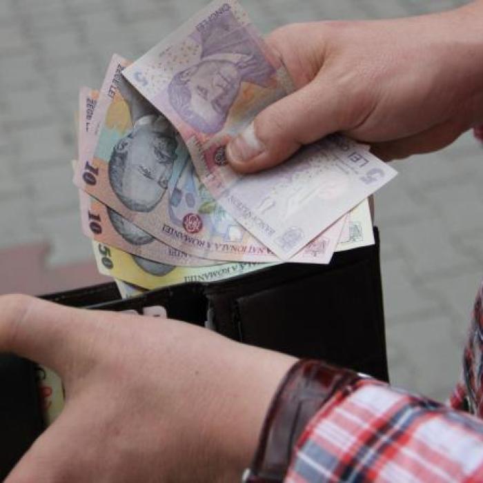 2022 îngheață salariile bugetarilor iar pensiile speciale nu se acordă aleșilor locali