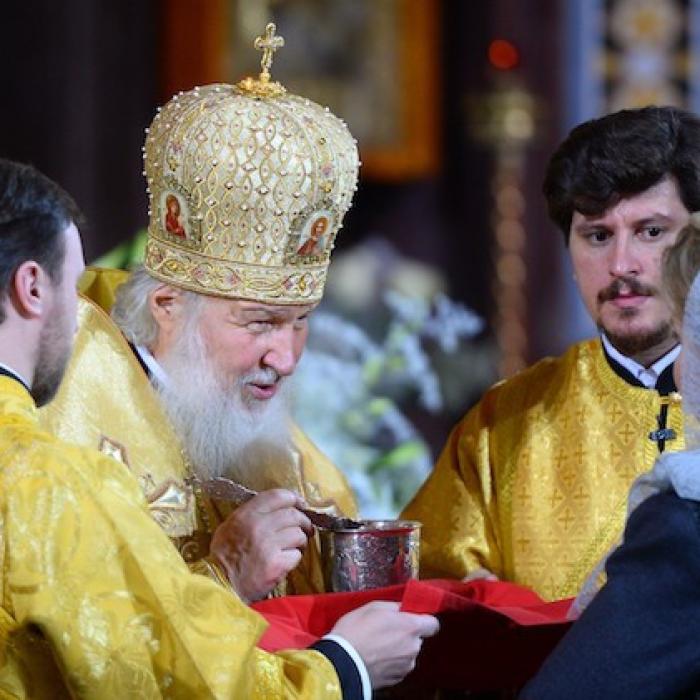 Câți BANI alocă statul pentru SALARIILE PREOȚILOR în 2022