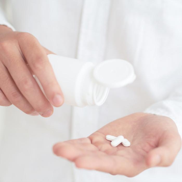 PARACETAMOL luat după VACCIN. Experții s-au RĂZGÂNDIT. Ce spun