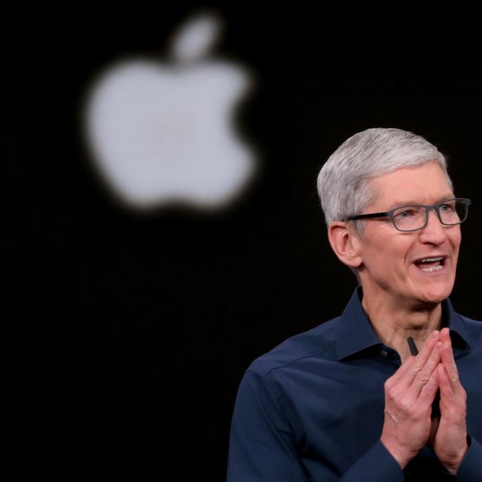 Compensația lui Tim Cook a urcat la aproape 100 de milioane de dolari anul trecut